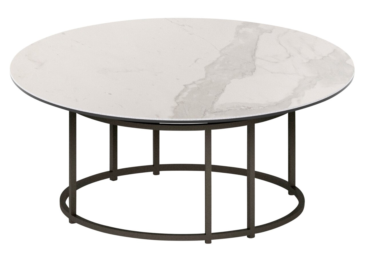 Runder Couchtisch mit weißer Marmoroptik-Tischplatte und schwarzem Metallgestell, seitliche Perspektive