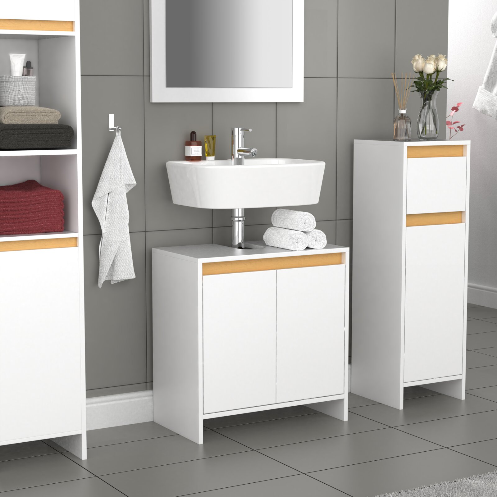 Modernes Badezimmer-Waschtisch-Set in Weiß mit Holz-Akzenten und Aufsatzwaschbecken, inklusive Unterschrank und Hochschrank, Frontansicht auf Augenhöhe.