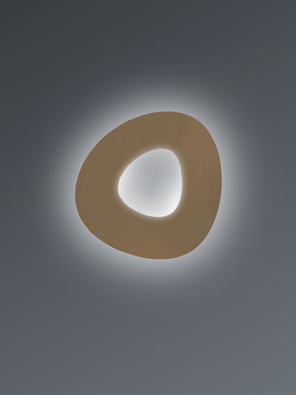 Moderne LED-Deckenleuchte in organischer Form, von unten betrachtet, mit sanftem Umgebungslicht.