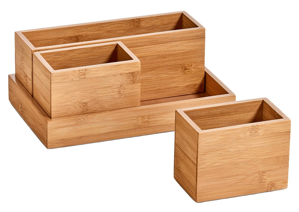 Organizer-Set aus Holz, bestehend aus vier Teilen in verschiedenen Größen, perspektivisch von vorne fotografiert.