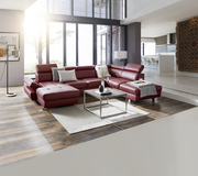 Moderne Polsterrundecke in einem eleganten Wohnzimmer, Perspektive von vorne links