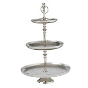 Dreistöckige Etagere aus Aluminium in silberner Farbe, seitliche Perspektive