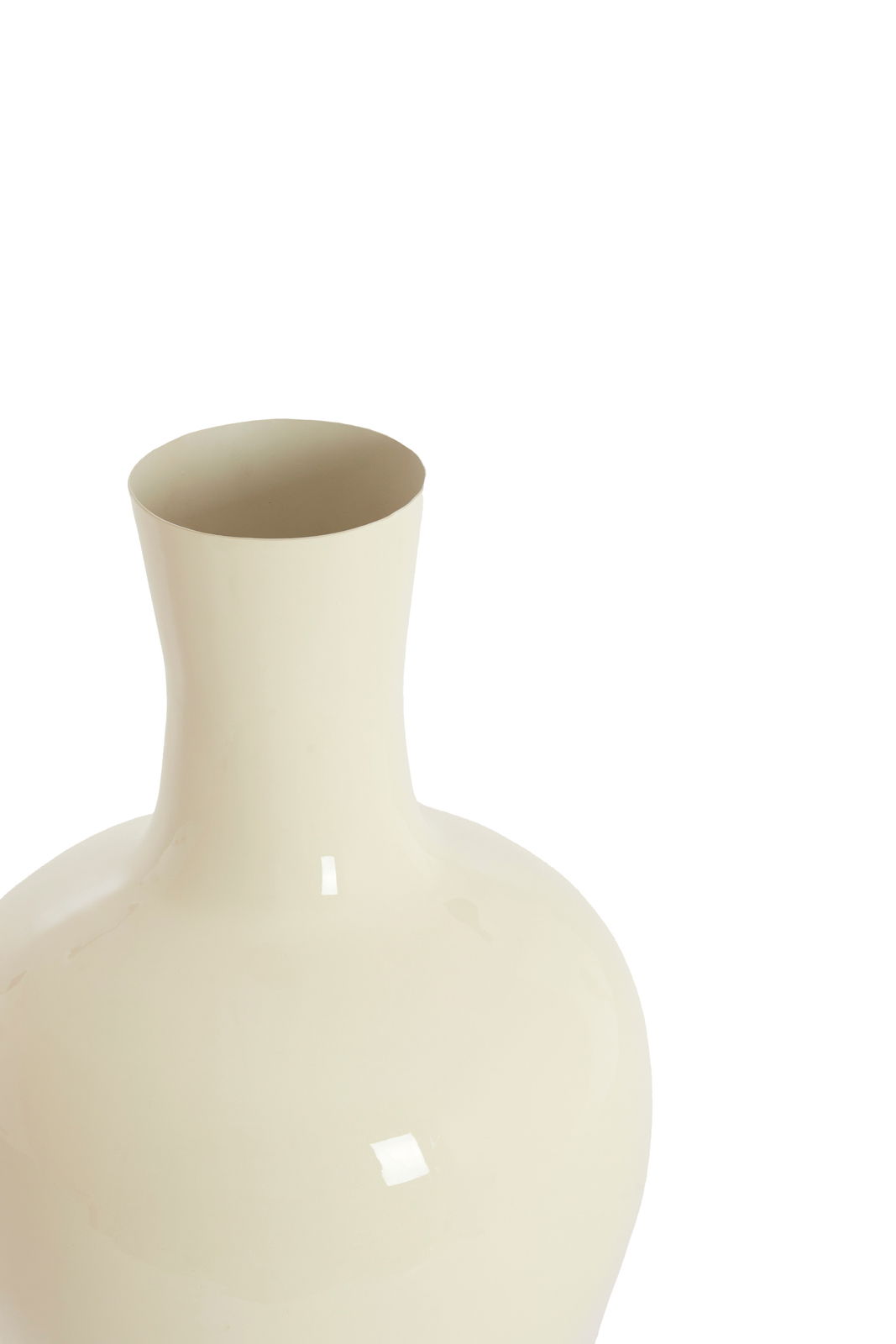 Elegante cremefarbene Vase aus Keramik, Nahaufnahme von oben