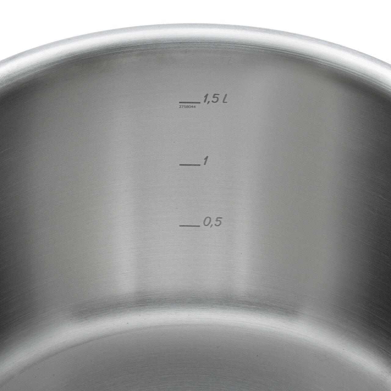 Binnenkant van een pan met maatverdeling tot 1,5 liter.