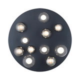 Moderne LED-Deckenleuchte mit mehreren runden Lichtquellen, Ansicht von unten.