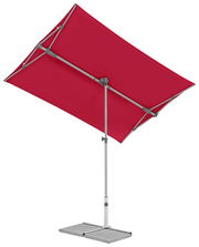 Roter rechteckiger Sonnenschirm mit silbernem Gestell, seitliche Perspektive