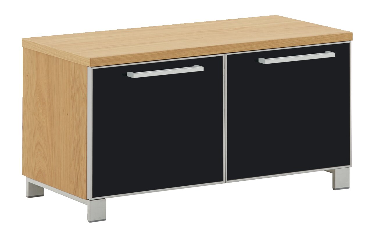 Garderobenbank aus Holz mit schwarzer Front und silbernen Griffen, seitliche Perspektive