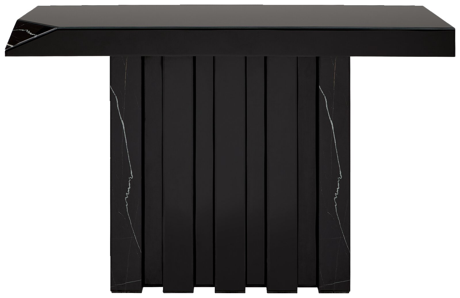 Schwarzer Konsolentisch mit modernem Design, frontal betrachtet. Die Tischplatte ist glatt und die Basis besteht aus vertikalen Paneelen mit subtilen Marmorierungen.