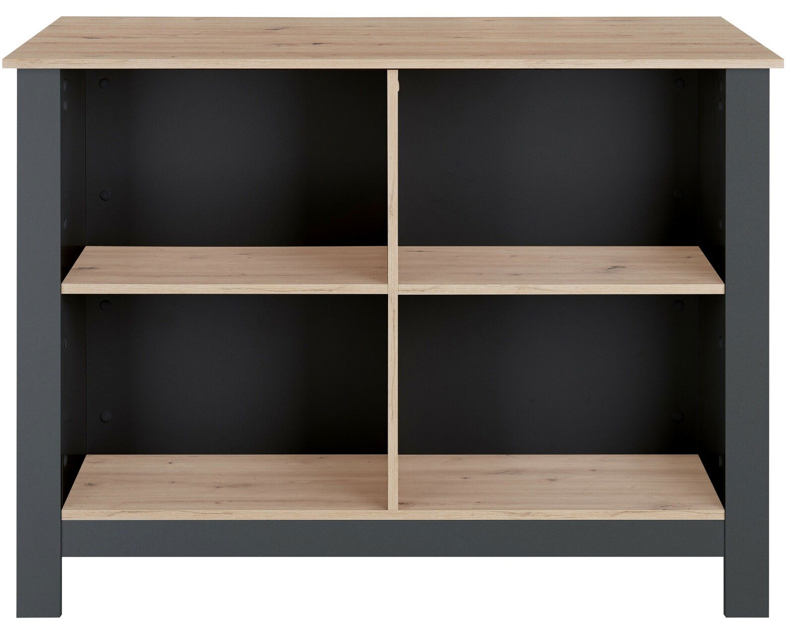 Kücheninsel mit Holzoberfläche und offenen Regalfächern, frontal betrachtet.