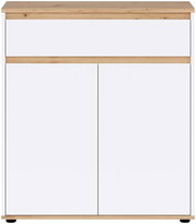 Weißes Sideboard/Kommode mit Holzplatte und Holzsockel, zwei Türen und oberem offenen Fach, frontale Ansicht.