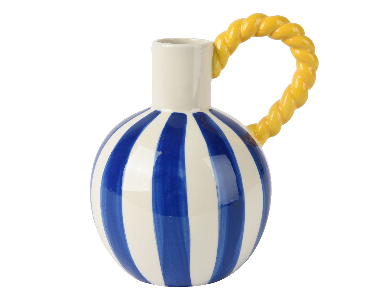 Keramikkrug mit blauen Streifen und gelbem, gedrehtem Henkel, seitliche Perspektive