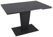 Moderner schwarzer Esstisch mit rechteckiger Tischplatte und zentralem Standfuß, seitliche Perspektive