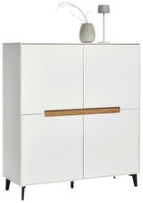 Weißes Highboard mit Holzgriff und schwarzen Füßen, dekoriert mit einer Vase und einer Lampe, seitliche Perspektive