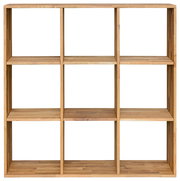 Holzregal mit 3x3 Fächern, frontale Ansicht