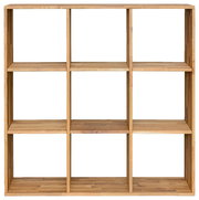 Holzregal mit 3x3 Fächern, frontale Ansicht