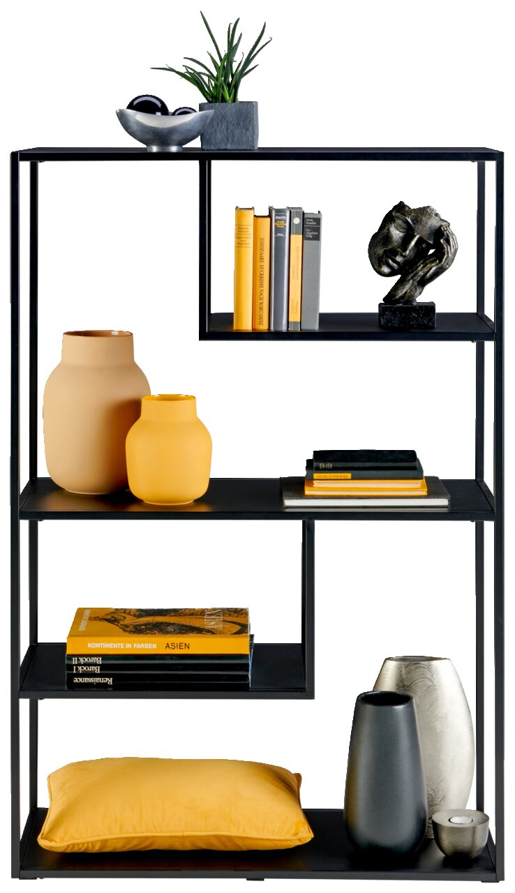 Schwarzes halbhohes Regal mit Dekorationen wie Vasen, Büchern und einer Skulptur, frontal betrachtet.