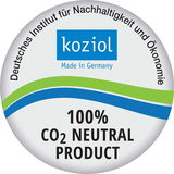 Rundes Logo des Deutschen Instituts für Nachhaltigkeit und Ökonomie mit der Aufschrift 'koziol Made in Germany' und '100% CO2 NEUTRAL PRODUCT', Vorderansicht.