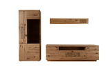 Frontale Ansicht der Wandkombination Linea Natura PHÖNIX aus Holz, bestehend aus einem hohen Schrank, einem TV-Board und einem Wandregal.