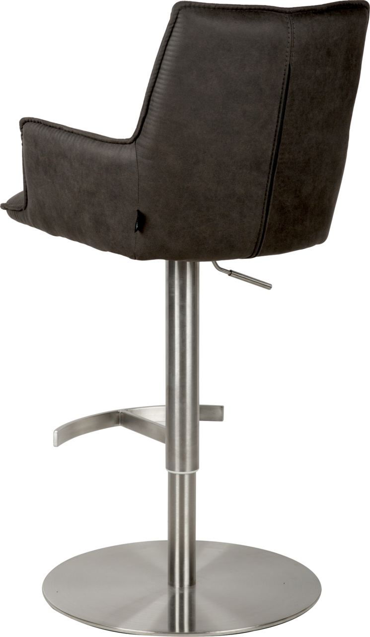 Dunkelgrauer Barhocker mit gepolsterter Rückenlehne und Armlehnen, höhenverstellbar mit Edelstahl-Säule und rundem Tellerfuß, Ansicht schräg von hinten/seitlich.
