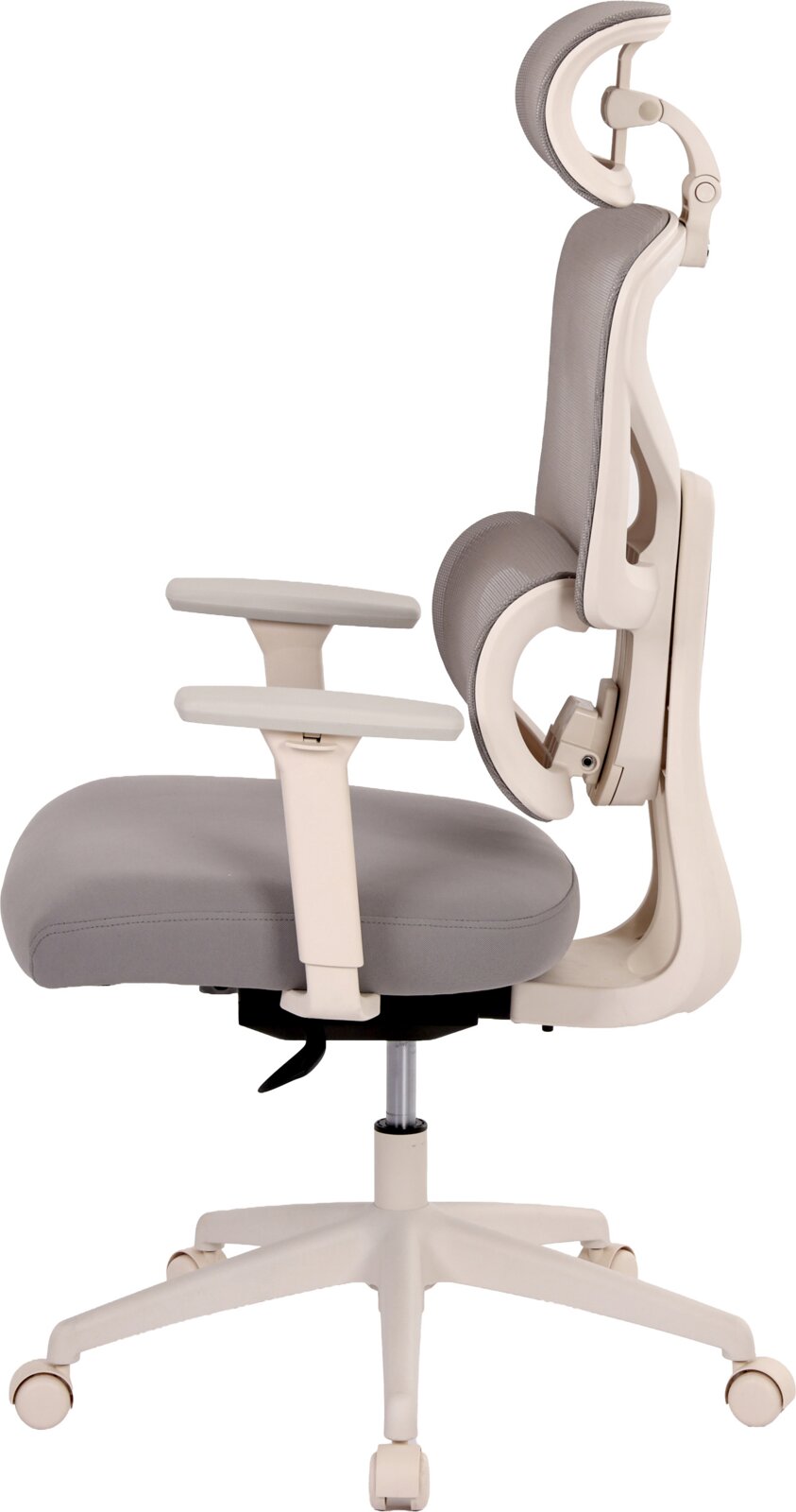 Ergonomischer Bürostuhl in Grau und Weiß mit hoher Rückenlehne, Kopfstütze und Armlehnen, Seitenansicht von rechts vor weißem Hintergrund