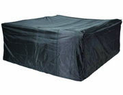 Schwarze Loungesethülle aus robustem Material, seitliche Perspektive