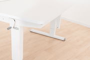 Weißer höhenverstellbarer Schreibtisch mit Kurbel, seitliche Perspektive