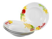 Weißer Pastateller/Suppenteller mit buntem Pasta-, Tomaten- und Basilikum-Dekor, im Set gestapelt und ein Teller von oben frontal sichtbar (Draufsicht/Frontansicht).