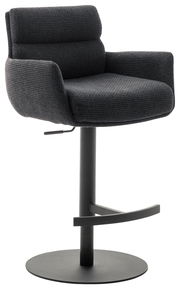 Moderner Barstuhl mit Armlehnen in dunklem Stoffbezug, seitliche Perspektive