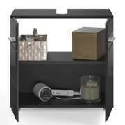 Schwarzer Badezimmerschrank mit zwei offenen Türen, gefüllt mit einem Korb, einer Box und einem elektrischen Gerät, aus frontaler Perspektive.