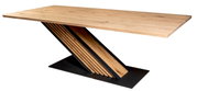 Moderne houten eettafel met schuine, gestreepte voet, zijaanzicht
