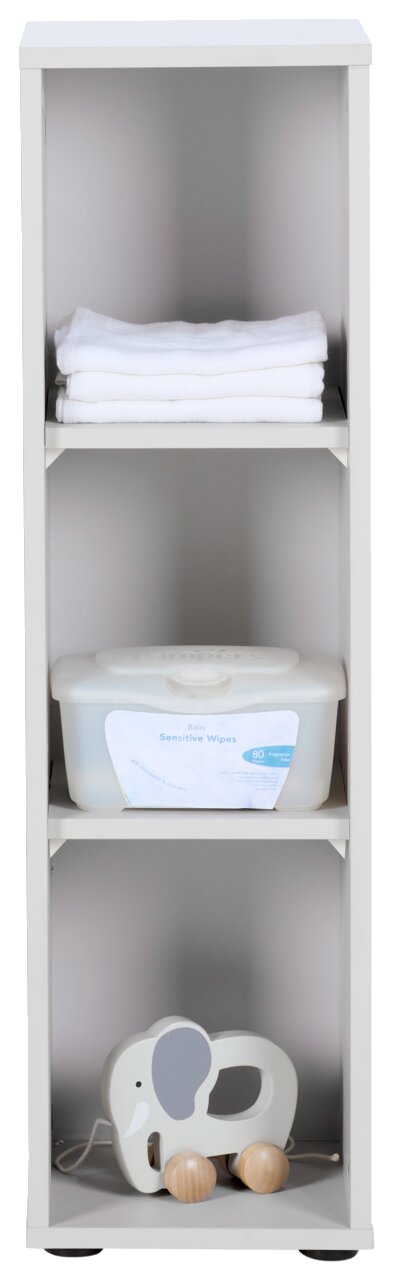 MyBaby Unterstellregal für Wickelkommode LEO Weißes Unterstellregal mit drei Fächern, gefüllt mit Handtüchern, Feuchttüchern und einem Spielzeugelefanten, frontal betrachtet.