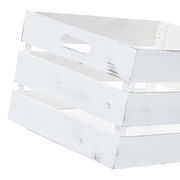 Weiße Holz-Aufbewahrungskiste mit seitlichem Griff, schräg von oben fotografiert