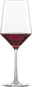 SCHOTT ZWIESEL Rotweinglas PURE Ein elegantes Cabernet Rotweinglas aus der Pure-Serie, gefüllt mit Rotwein, in Frontalansicht.