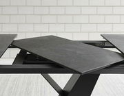 Moderner Esstisch mit ausziehbarer Tischplatte, seitliche Perspektive