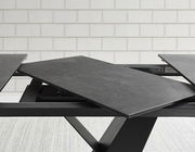 Moderner Esstisch mit ausziehbarer Tischplatte, seitliche Perspektive