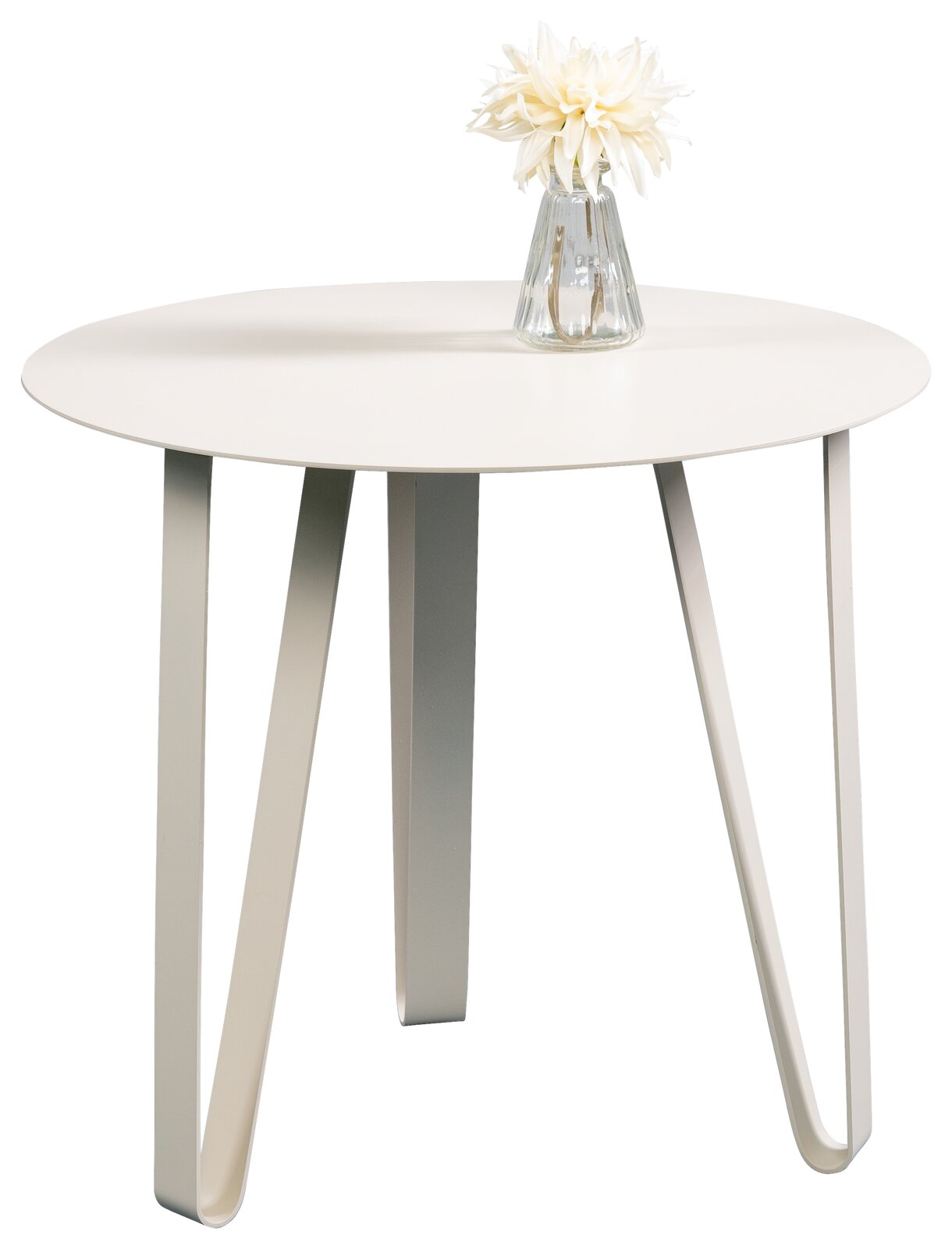 Moderner weißer Beistelltisch mit runder Tischplatte und geschwungenen Metallbeinen, darauf steht eine Vase mit weißen Blumen, seitliche Perspektive