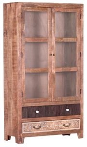 Holzvitrine mit Glastüren und Schubladen, frontal fotografiert