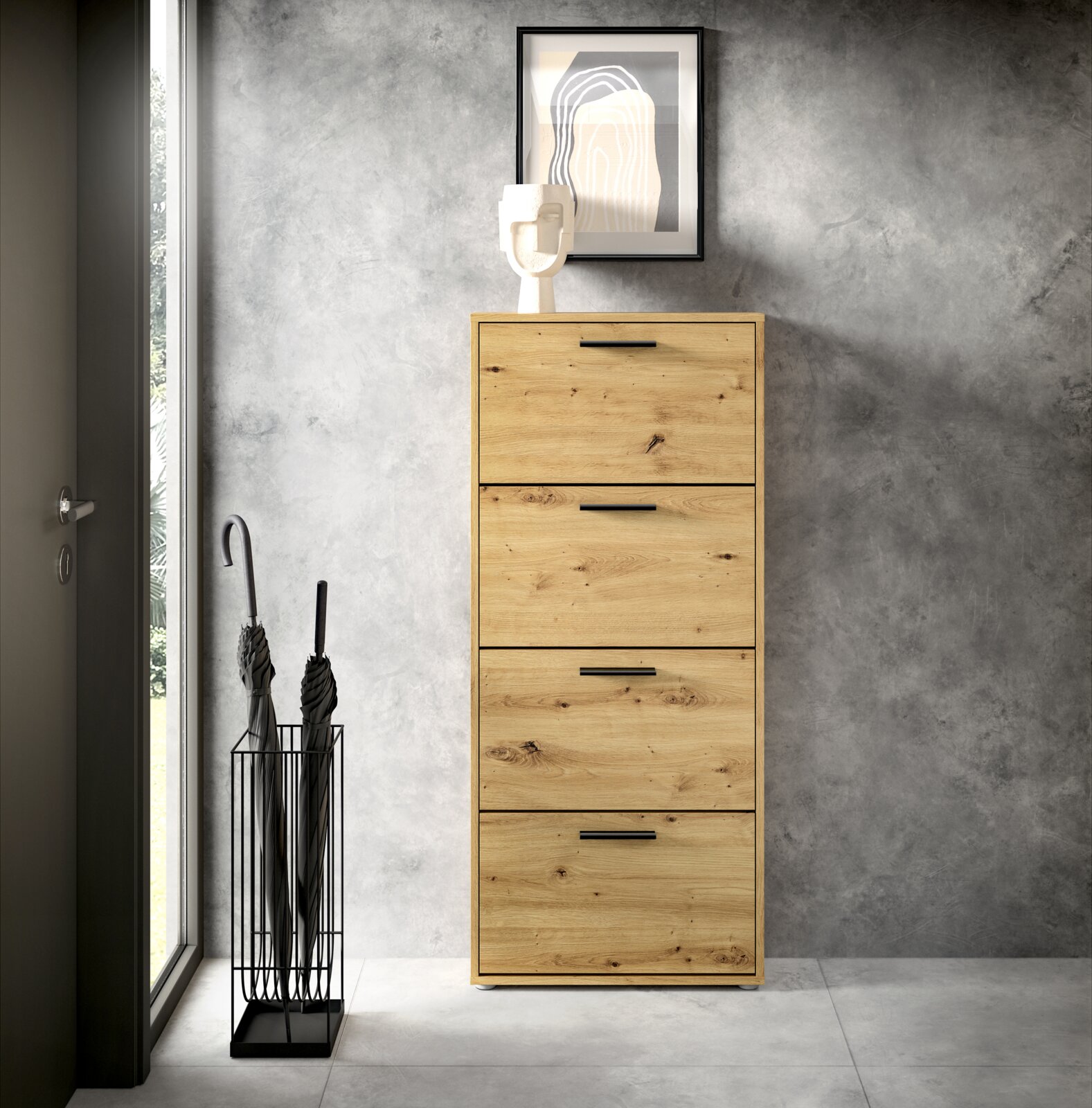 Houten schoenenrek met vier kleppen, van voren gefotografeerd, in een moderne ruimte met een grijze muur en decoratie.