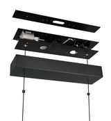 Schwarze Pendelleuchte in Einzelteilen, von unten betrachtet