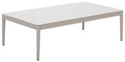 Moderner Loungetisch in rechteckiger Form, seitliche Perspektive