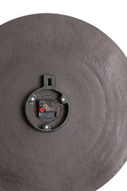 Rückansicht einer runden Wanduhr mit Quarzwerk und Aufhängung.