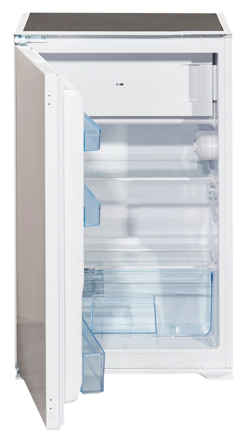 Offener Kühlschrank mit Gefrierfach, seitliche Perspektive