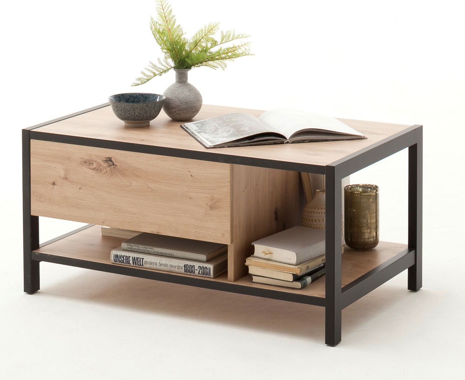 Moderner Couchtisch aus Holz mit schwarzem Metallrahmen, dekoriert mit einer Vase, Schalen und Büchern, seitliche Perspektive.