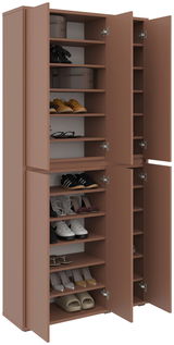 XXL-Schuh- und Mehrzweckschrank in brauner Farbe mit offenen Türen, gefüllt mit verschiedenen Schuhen und Aufbewahrungsboxen, aus frontaler Perspektive.