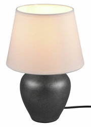 Tischleuchte ABBY mit weißem Lampenschirm und grauem Keramikfuß, seitliche Perspektive