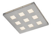 Quadratische LED-Deckenleuchte in gebürsteter Metalloptik mit neun warmweiß leuchtenden Feldern und seitlichen Lichtstreifen, aus schräger Untersicht dargestellt