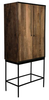 Hochschrank aus Holz mit Metallgestell, seitliche Perspektive