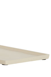 Eckige, flache Schale aus hellem Material, seitliche Perspektive