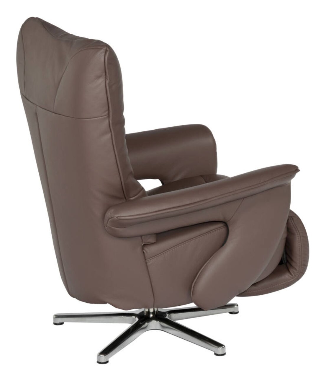 Bruine lederen tv-fauteuil met verchroomde draaivoet, zijaanzicht van de rugleuning.