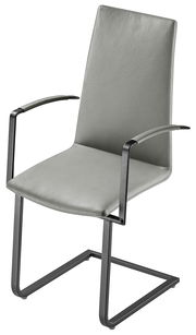 Moderner grauer Sessel mit Metallgestell und Armlehnen, seitliche Perspektive